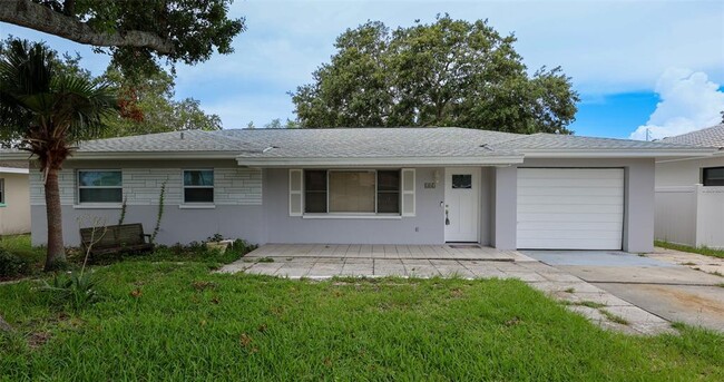 property at 686 Manor Dr W