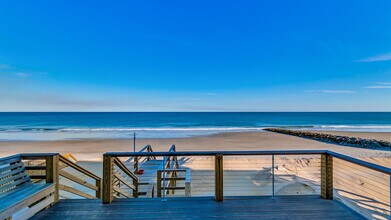 685 County Rd S-22-104 in Pawleys Island, SC - Building Photo - Building Photo