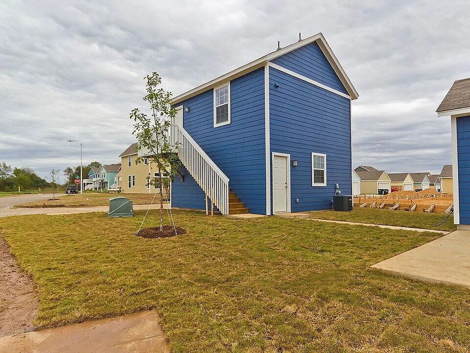 335 Rachel St in San Marcos, TX - Foto de edificio