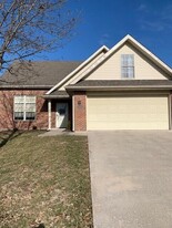 2105 Hollow Ridge Ct