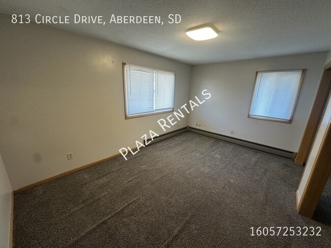 905 N Main St in Groton, SD - Building Photo - Building Photo