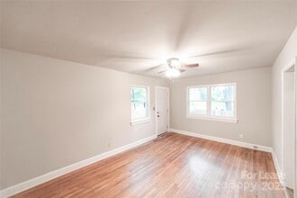 2730 Holt St in Charlotte, NC - Building Photo - Building Photo