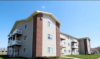 The Meadows Apartments in Oelwein, IA - Building Photo