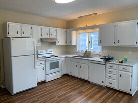 10 Ford Dr in Old Saybrook, CT - Building Photo
