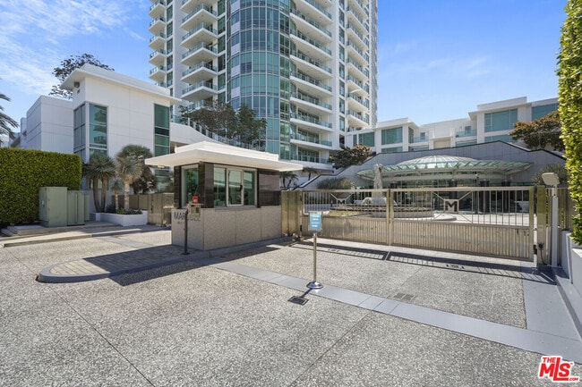 3141 Michelson Dr in Irvine, CA - Building Photo - Building Photo