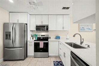 11170 Caravel Cir in Ft. Myers, FL - Building Photo - Building Photo