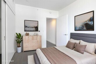 131-03 40th Rd, Unit 10A in Queens, NY - Building Photo - Building Photo