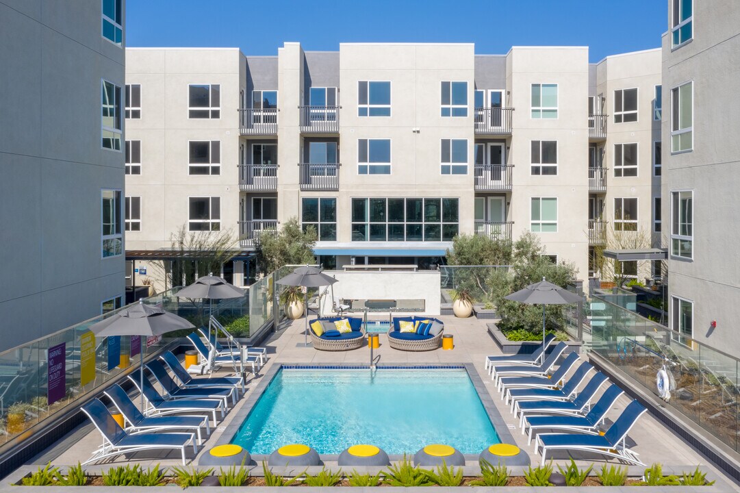 Hue39 in Glendale, CA - Foto de edificio