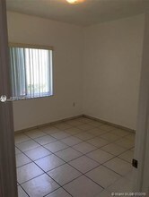 452 SW 10th St-Unit -1 in Miami, FL - Building Photo - Building Photo