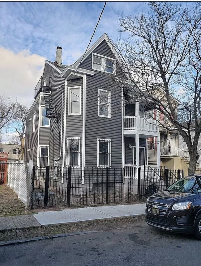 171 Godwin Ave, Unit 3rd Floor