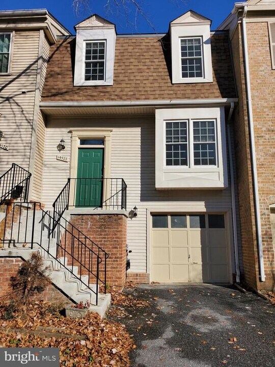 14522 Cambridge Cir in Laurel, MD - Foto de edificio
