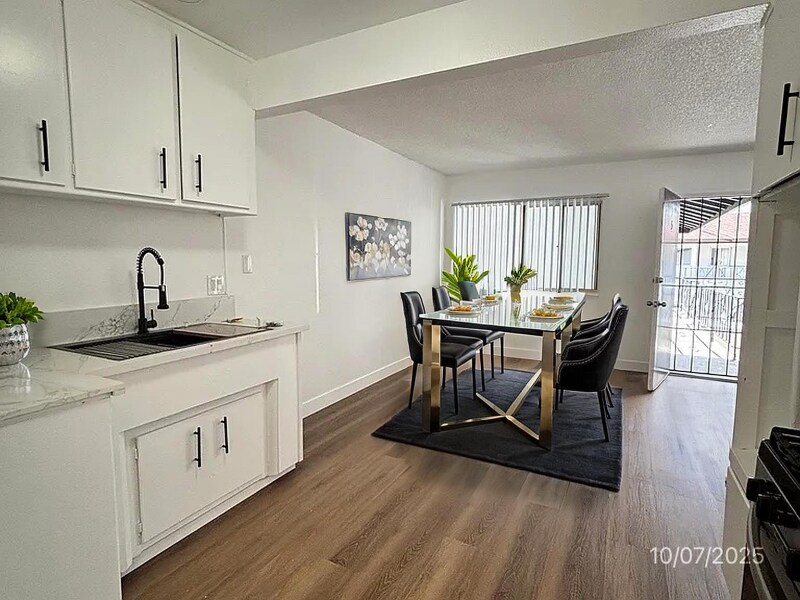 9361 Cellini Ave in Garden Grove, CA - Foto de edificio