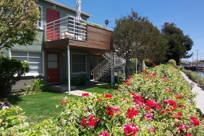 2916 Grand Canal, Unit 2916 in Venice, CA - Building Photo - Building Photo