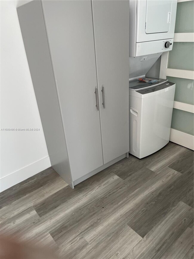 5911 Hope St-Unit -0 in Hollywood, FL - Foto de edificio - Building Photo