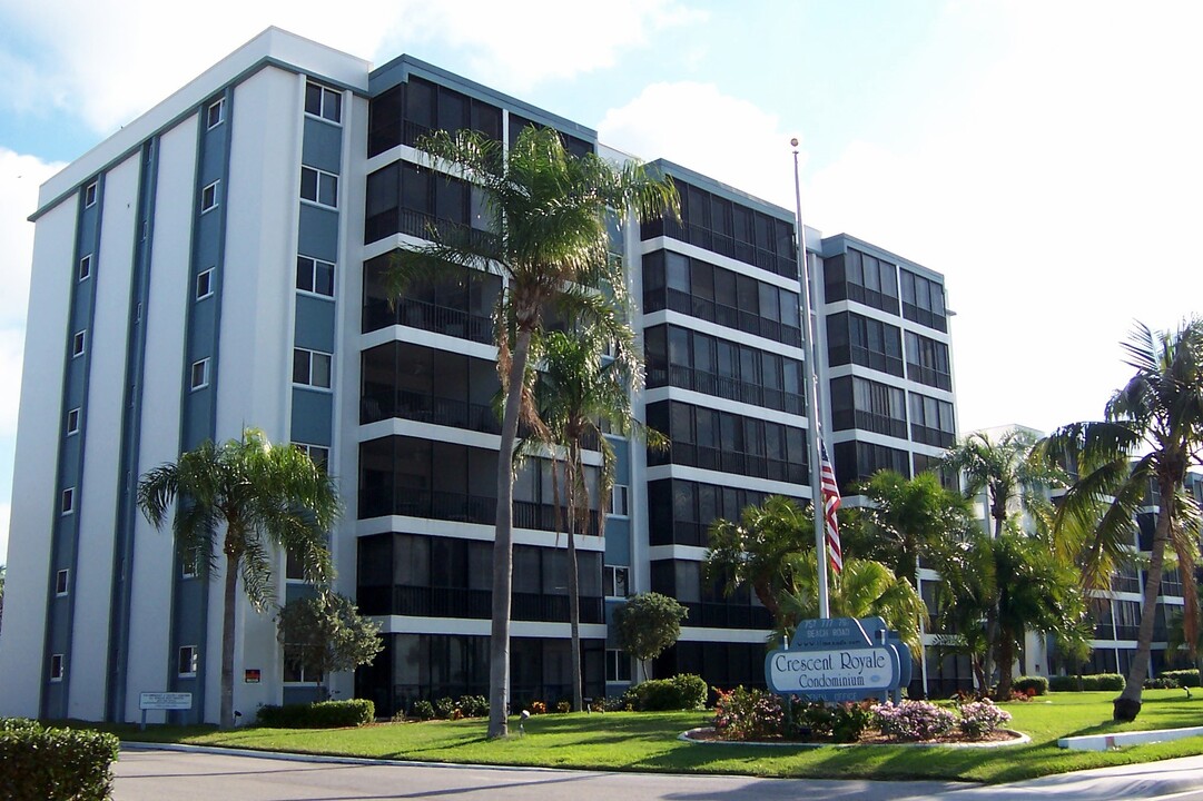 Crescent Royale in Sarasota, FL - Foto de edificio