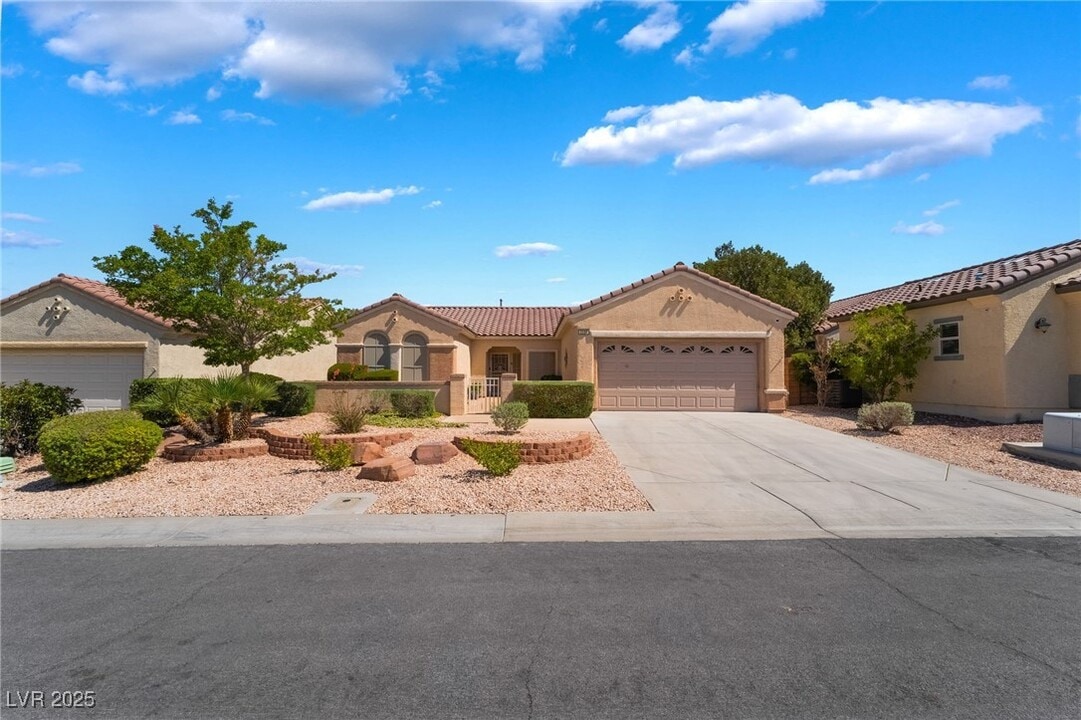 2590 Evansville Ave in Henderson, NV - Building Photo