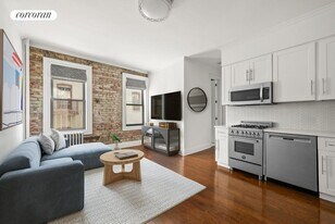 24-51-51 38th St in Queens, NY - Building Photo