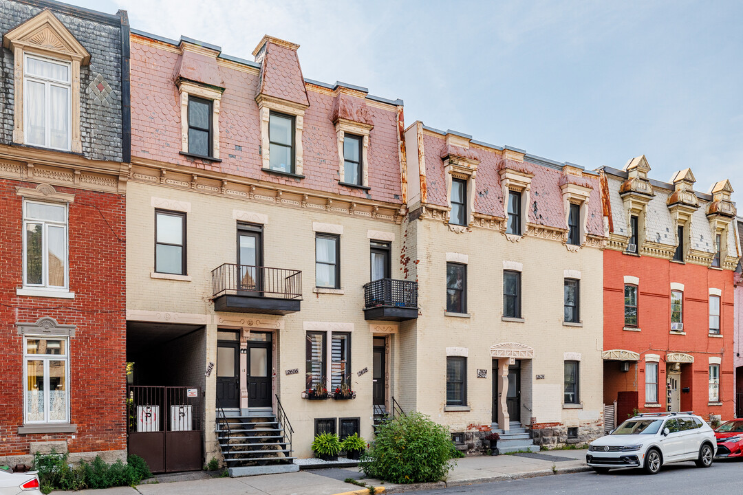 2616 Lionel-Groulx Av in Montréal, QC - Building Photo