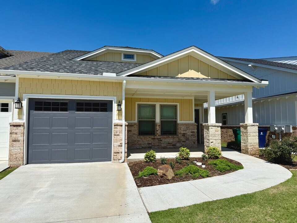 6621 Bent Wood Villas Dr in Oklahoma City, OK - Building Photo