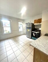 219 Connecticut Ave in New London, CT - Building Photo - Building Photo