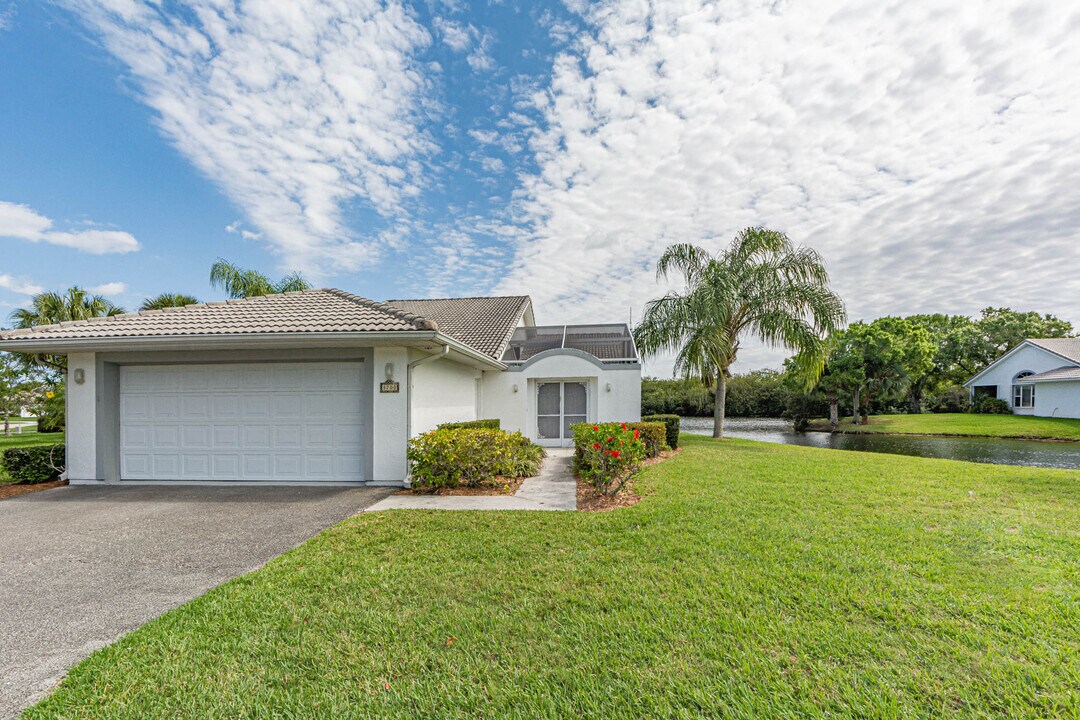 1700 Aynsley Way in Vero Beach, FL - Building Photo
