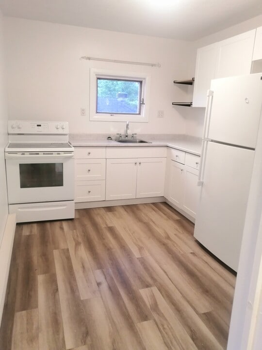 56 West St in Moncton, NB - Building Photo