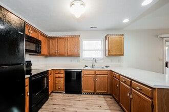 205 Randell Ct in Shelbyville, IN - Building Photo - Building Photo