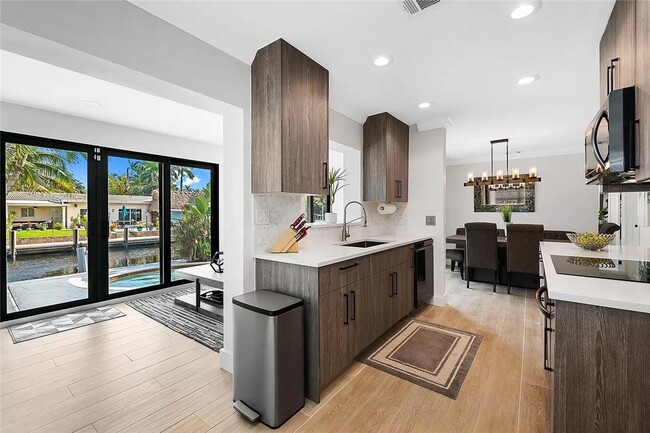 530 SW 11th Ave in Fort Lauderdale, FL - Foto de edificio - Building Photo