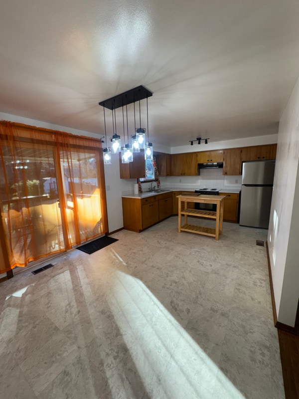 property at 4120 E Congress Ave