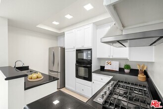 1820 S Beverly Glen Blvd in Los Angeles, CA - Building Photo - Building Photo