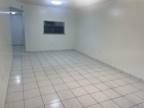 10300 Coral Wy in Miami, FL - Building Photo - Building Photo