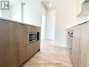 15 Holmes Ave in Toronto, ON - Building Photo - Building Photo