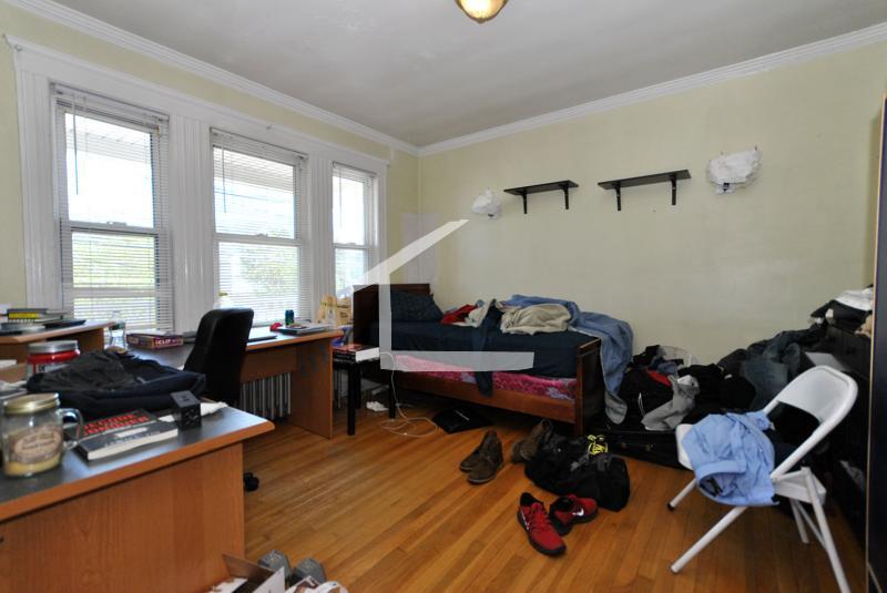 219 N Harvard St in Boston, MA - Building Photo
