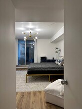 201 E Chestnut St, Unit 4d in Chicago, IL - Building Photo - Building Photo