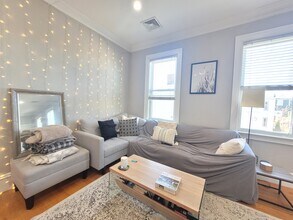 32 Ward St, Unit 3 in Boston, MA - Building Photo - Building Photo