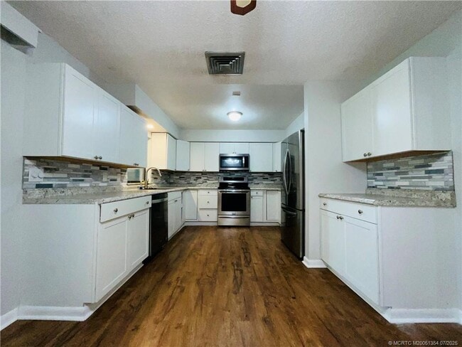 property at 5213 Hummingbird Way