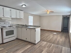 205 W Conyers Ave in Florence, SC - Building Photo - Building Photo