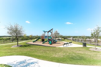 Oak Ridge in Fort Worth, TX - Foto de edificio - Building Photo