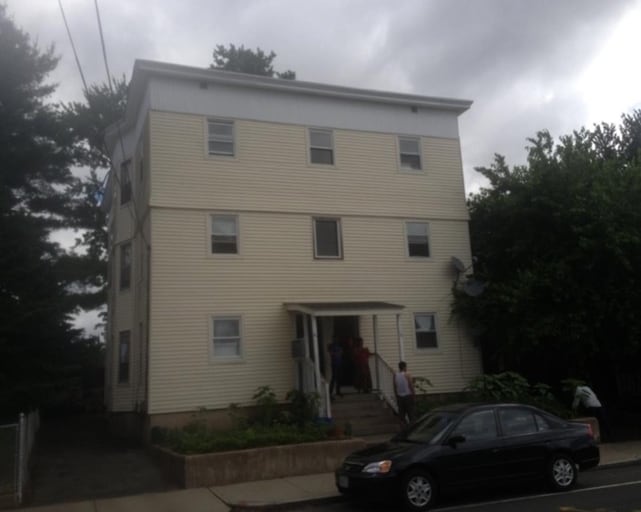 79 Baldwin St in West Springfield, MA - Building Photo