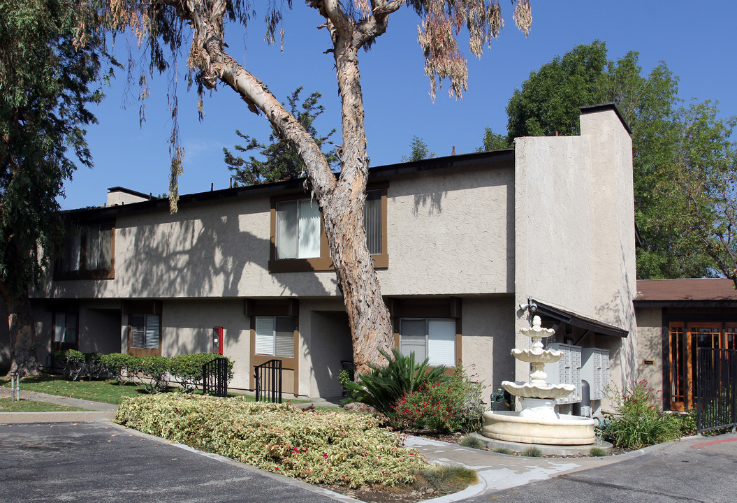 Parkwood Place Apartments in Glendora, CA - Foto de edificio