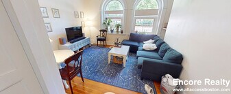 1583 Beacon St, Unit 1 in Brookline, MA - Building Photo