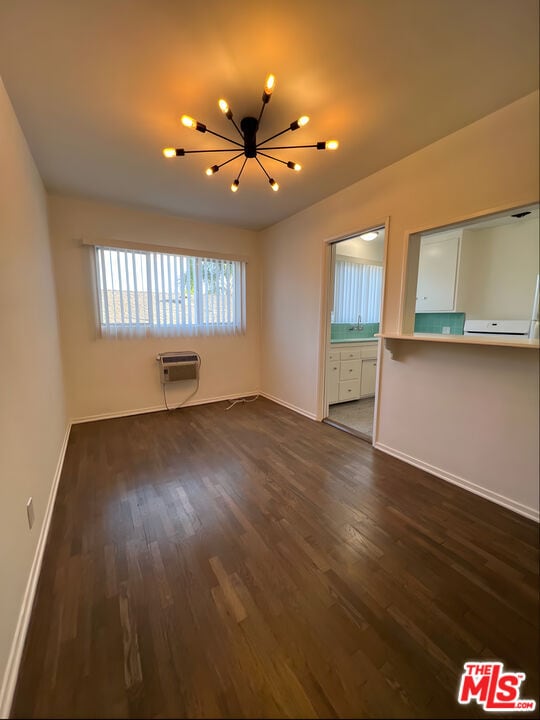 property at 1433 Hayworth Ave