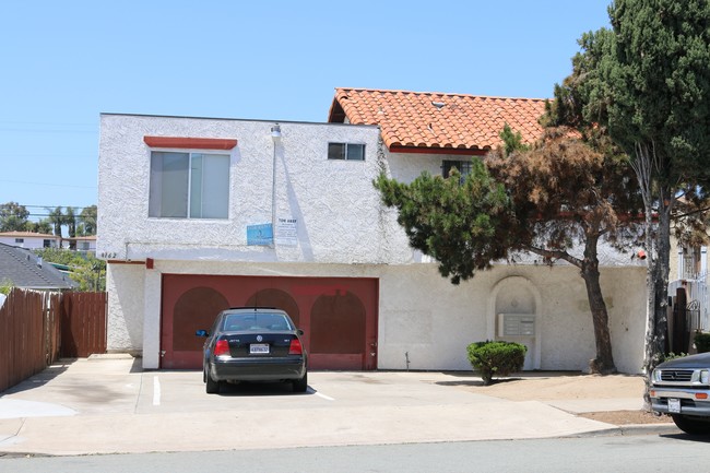 4162 Estrella Ave in San Diego, CA - Building Photo - Building Photo