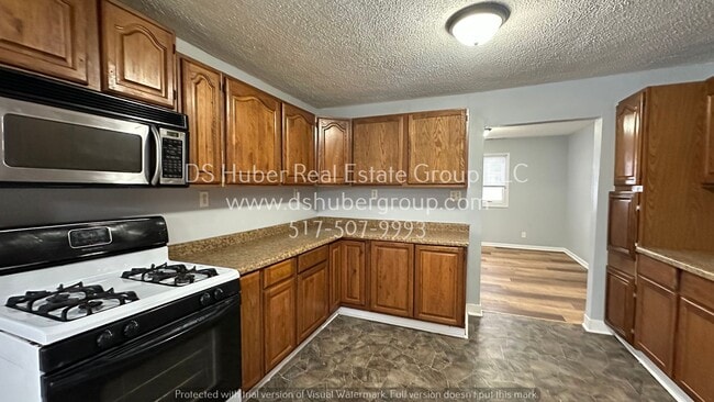 2711 Dunlap St in Lansing, MI - Building Photo - Building Photo