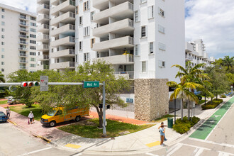 Lincoln West Towers in Miami Beach, FL - Foto de edificio - Building Photo