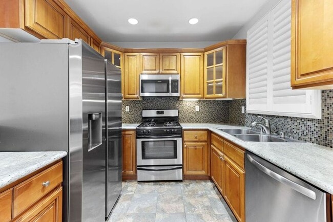 4724 Kester Ave in Los Angeles, CA - Building Photo - Building Photo