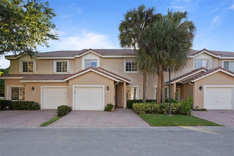 7303 NW 61st Terrace in Parkland, FL - Building Photo
