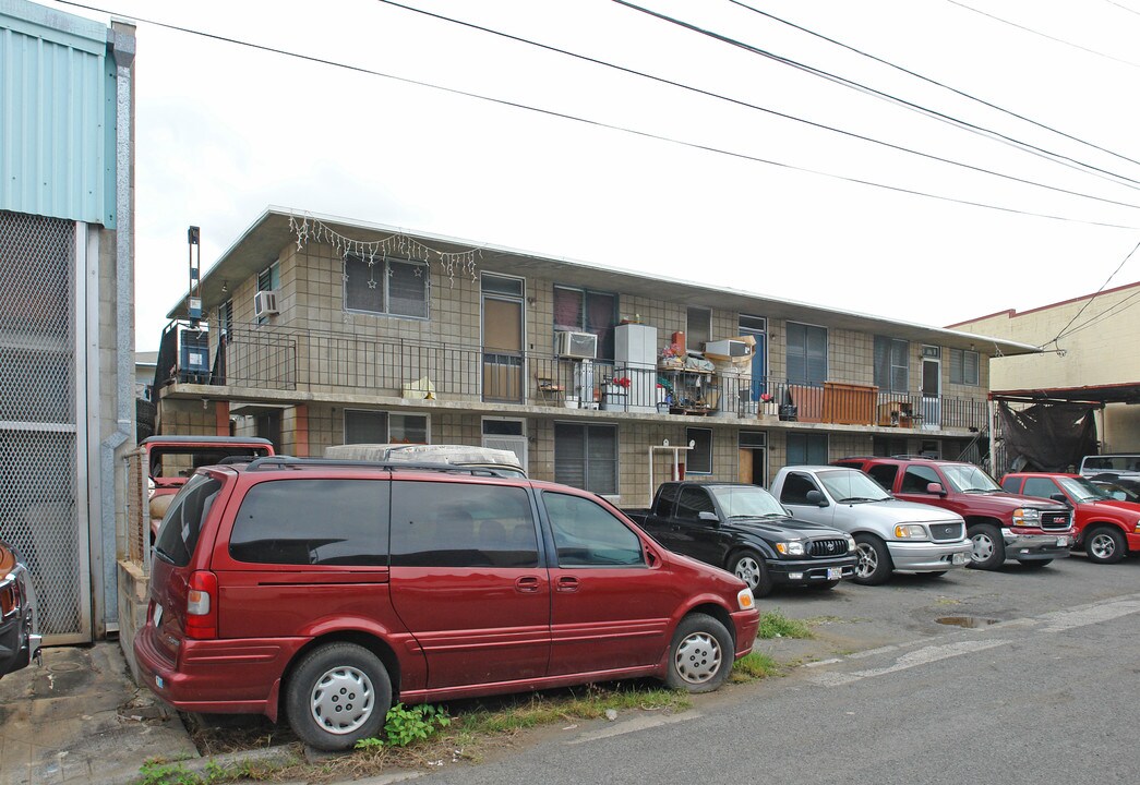 2152 Bannister St in Honolulu, HI - Building Photo