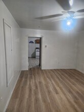 701 Litchfield St, Unit 4 in Bay City, MI - Foto de edificio - Building Photo