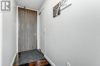201-1201 Parkdale Ave in Ottawa, ON - Building Photo - Building Photo
